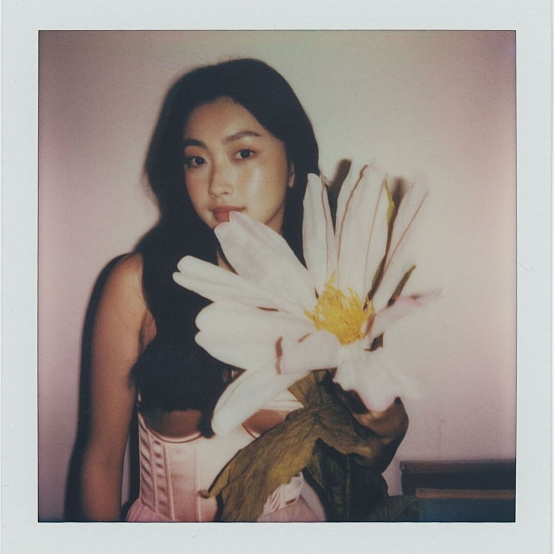 SPRAY  GLOSS ABSOLU ANTI-FRIZZ GLAZE MILK 190ML  Kérastase es un spray suavizante todo en uno para cabello largo con tendencia al encrespamiento.